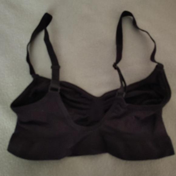 SKIMS Classic Black Bra - Picture 2 of 3